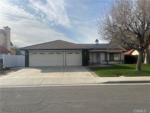 Photo of 39335 Rockcliff Court, Palmdale, CA 93551 (MLS # SR26032106)