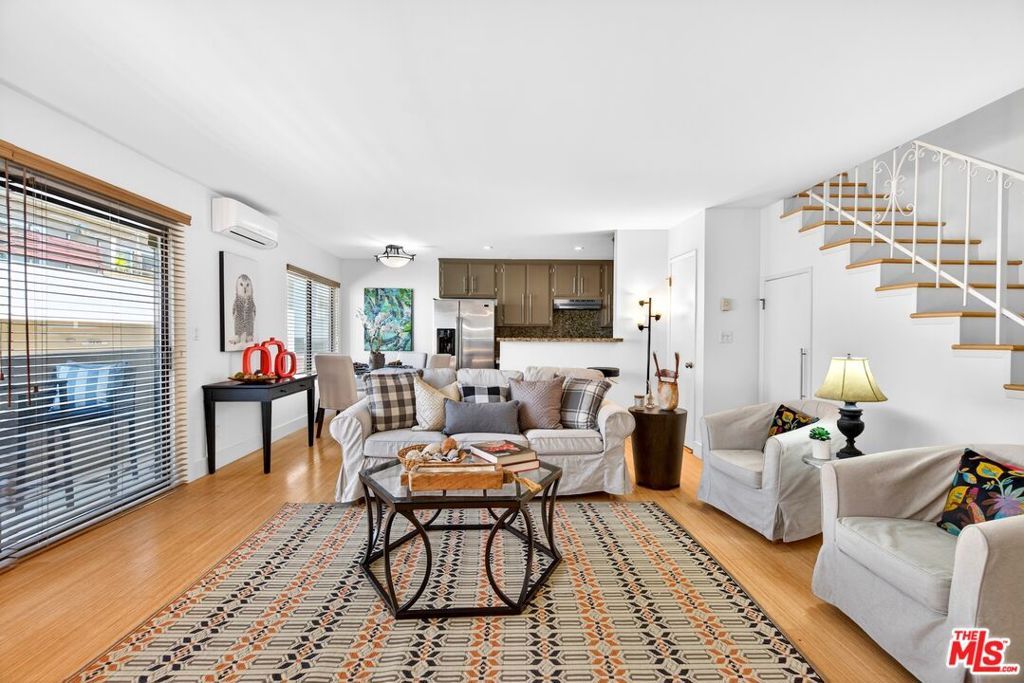 Photo of 11959 Dorothy Street #4, Los Angeles, CA 90049 (MLS # 26837493)