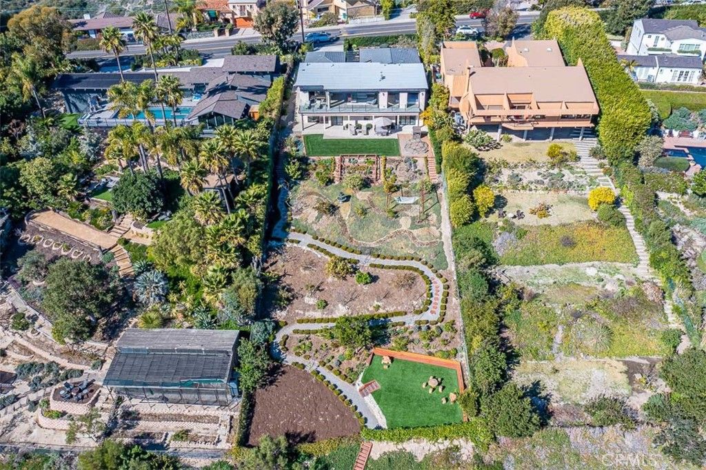 Photo of 2305 Temple Hills Dr, Laguna Beach, CA 92651 (MLS # LG26034705)