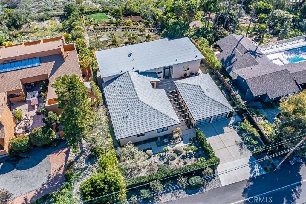 Photo of 2305 Temple Hills Dr, Laguna Beach, CA 92651 (MLS # LG26034705)