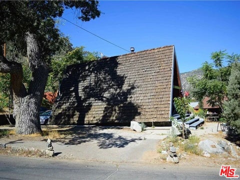 Photo of 219 Pine Canyon Drive, Frazier Park, CA 93225 (MLS # 26906029)