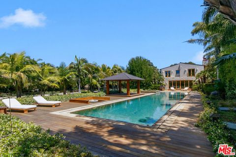 Photo of 6902 Wildlife Road, Malibu, CA 90265 (MLS # 26829501)