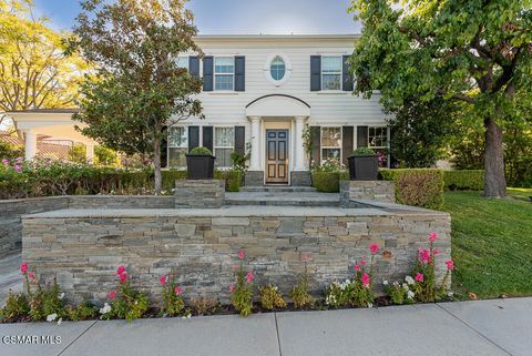 Photo of 4169 Prado De La Puma, Calabasas, CA 91302 (MLS # 226000364)