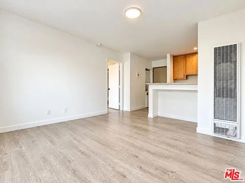 MLS: 26996229