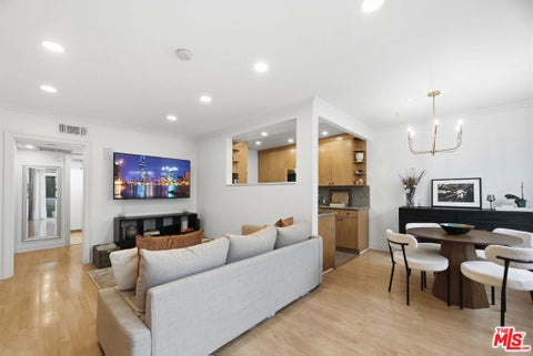 Photo of 11718 Darlington Avenue #7, Los Angeles, CA 90049 (MLS # 26851523)