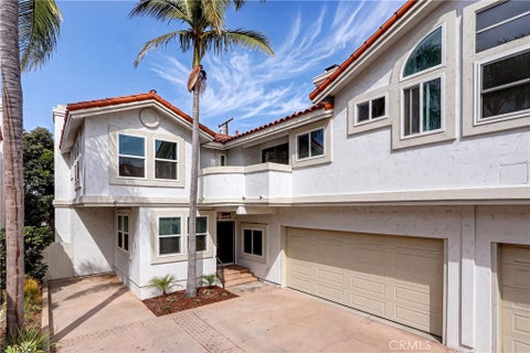 Photo of 2405 Voorhees AVE #B, Redondo Beach, CA 90278 (MLS # SB26225883)