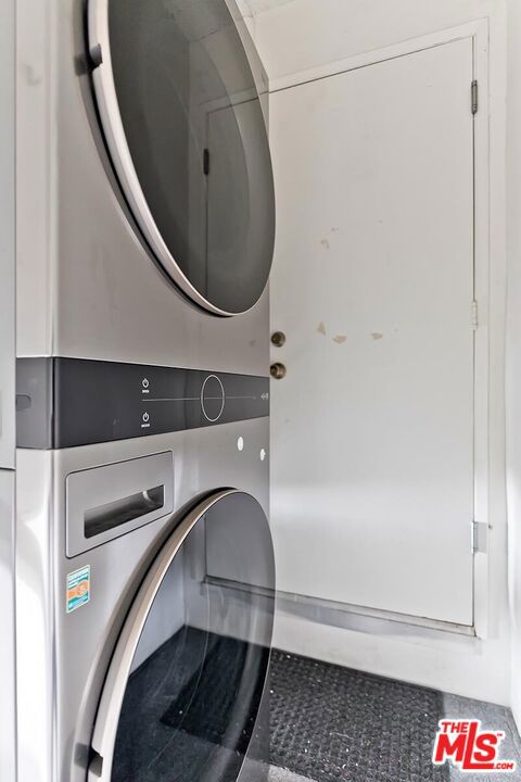 8155 Manitoba Street 12