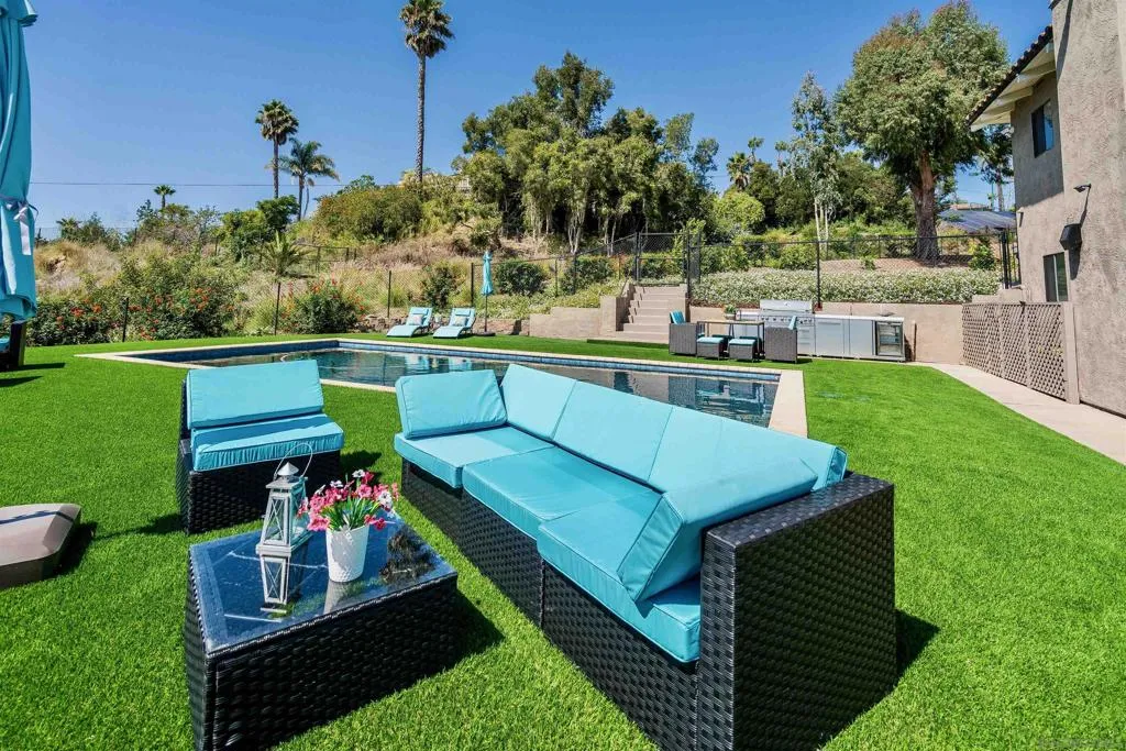 Rancho Santa Fe, California 92067, United States, 4 Bedrooms Bedrooms, ,4 BathroomsBathrooms,Residential,Active,2047