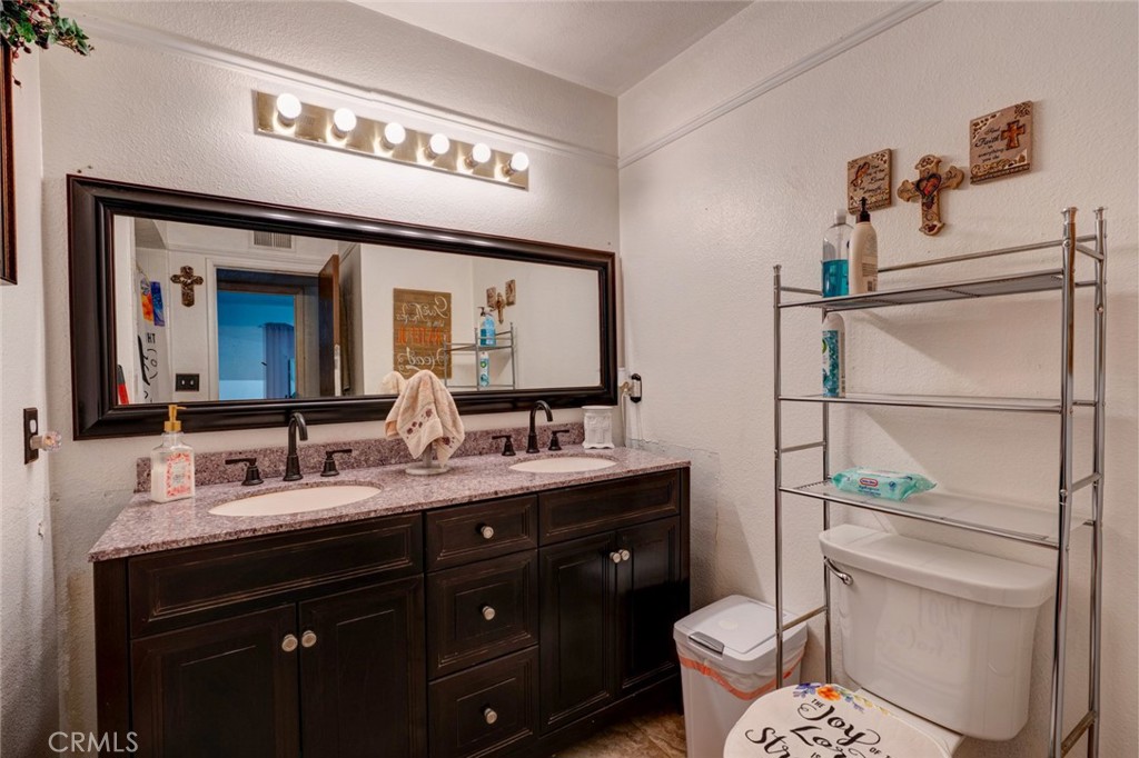Picture for the property MC26054375, 4 beds, 2 baths