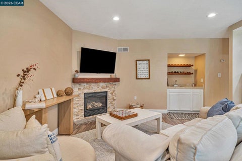 Tiny photo for 570 Zephyr Cir Cir, Danville, CA 94526 (MLS # 41150723)