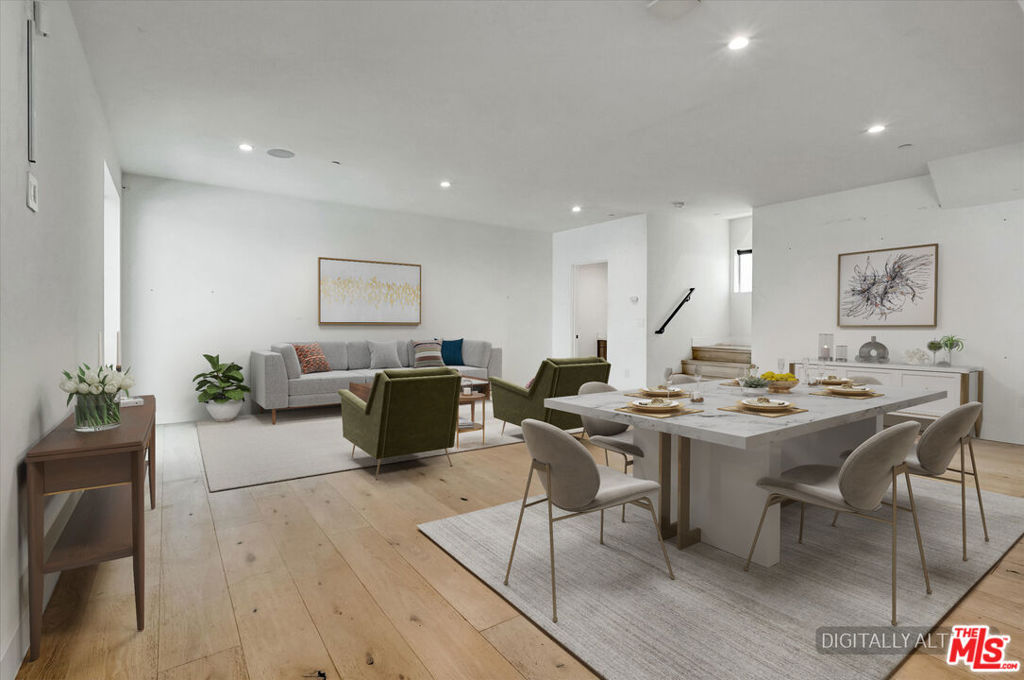 733 1/2 N Gramercy Place