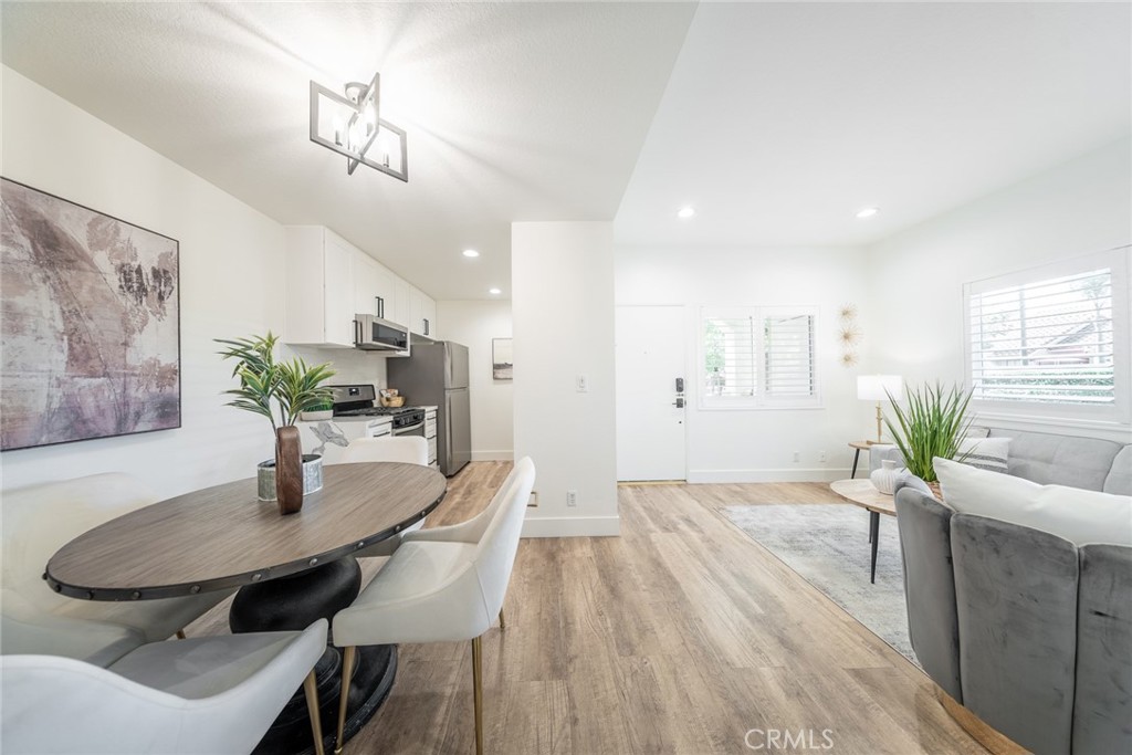 Las Flores (R2) (LF) - Residential