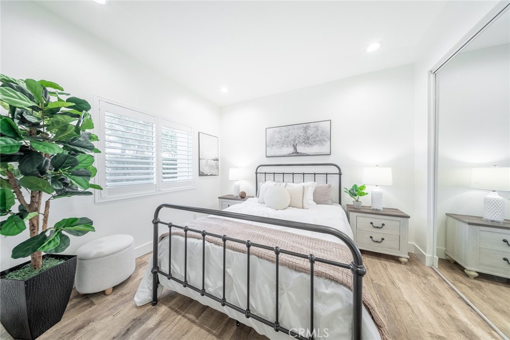Las Flores (R2) (LF) - Residential