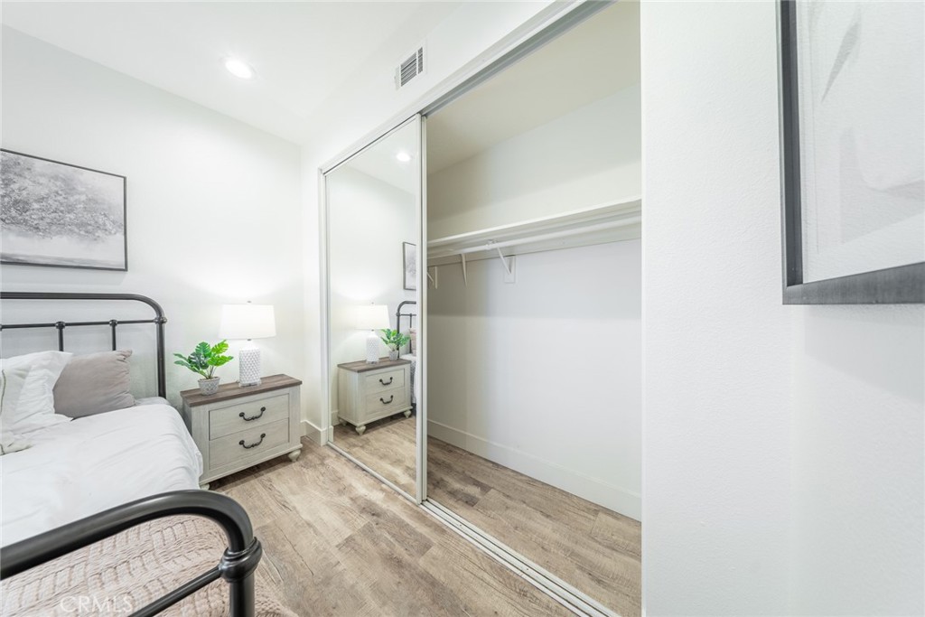 Las Flores (R2) (LF) - Residential
