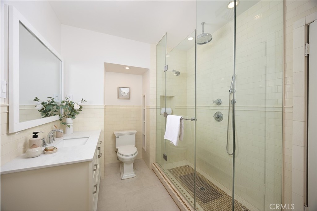 Pasadena, California, 91106, United States, 6 Bedrooms Bedrooms, ,5 BathroomsBathrooms,Residential,Active,2019159