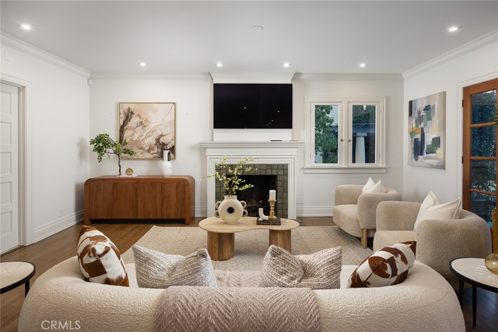 Pasadena, California, 91106, United States, 6 Bedrooms Bedrooms, ,5 BathroomsBathrooms,Residential,Active,2019159