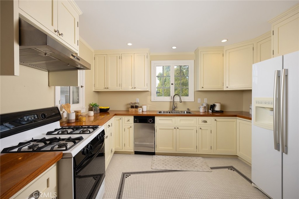 Pasadena, California, 91106, United States, 6 Bedrooms Bedrooms, ,5 BathroomsBathrooms,Residential,Active,2019159