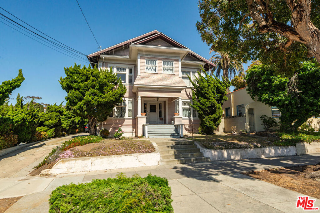 108 N Broadway