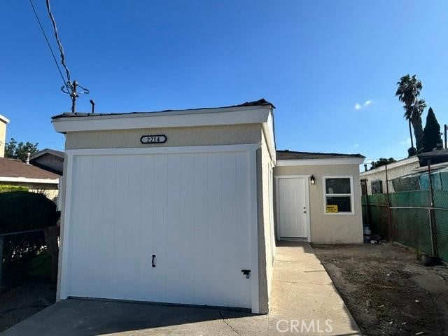2214 E 111th