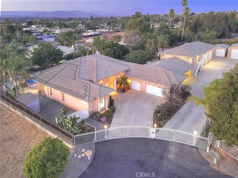 Photo of 17292 Bali DR, Riverside, CA 92504 (MLS # IG26138729)