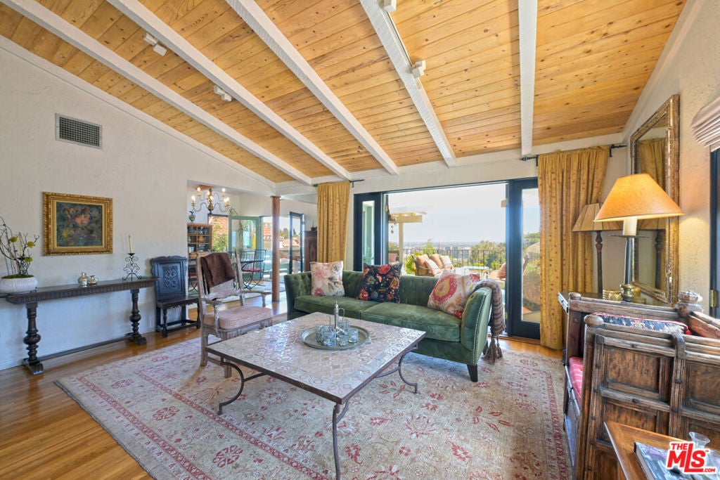 6855 Los Altos Place