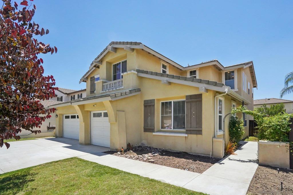 27655 Gladstone Dr