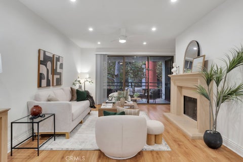 Photo of 4792 Park Encino Lane #102, Encino, CA 91436 (MLS # SR26207638)