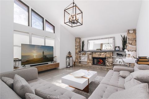 Photo of 19865 Hiawatha Street, Chatsworth, CA 91311 (MLS # SR26065045)