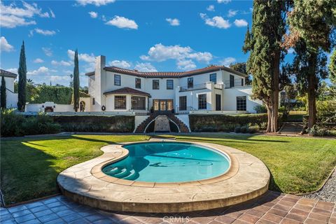 Photo of 1205 W Highland Avenue, Redlands, CA 92373 (MLS # IG26001017)