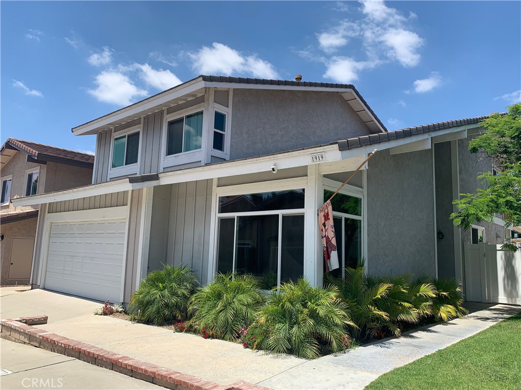 1919 Los Alamitos Drive