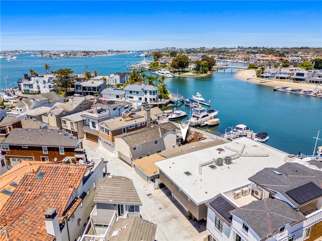 129 N Bay Front