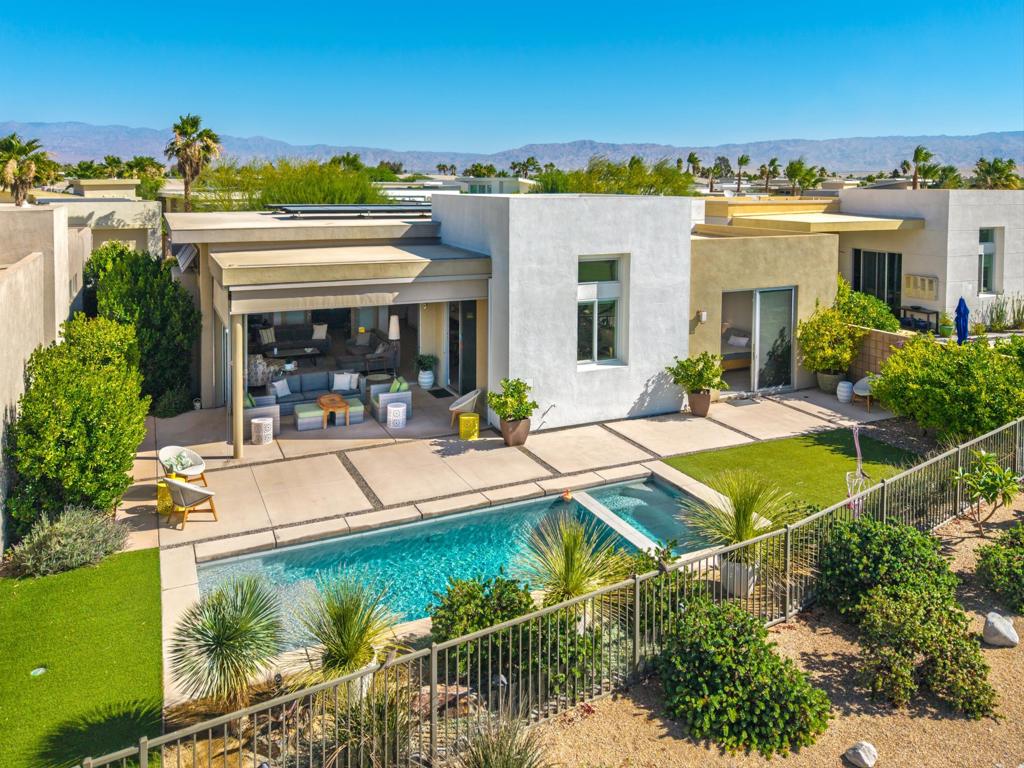 4238 Indigo Street