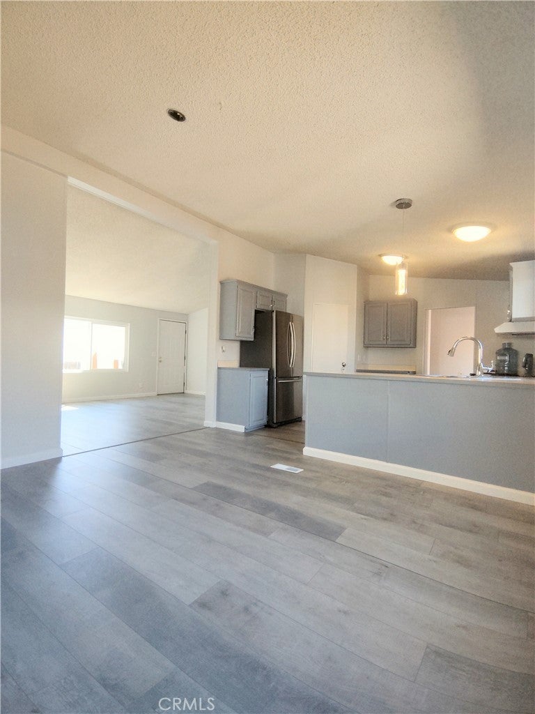 80 E Dawes St 69