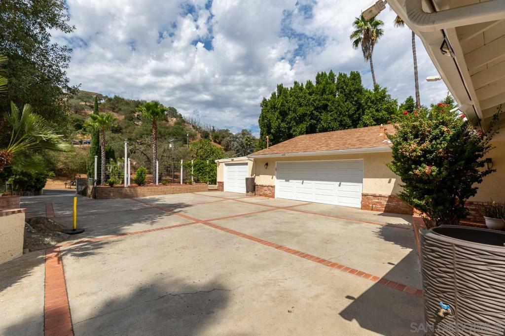 1339 Windsong Ln
