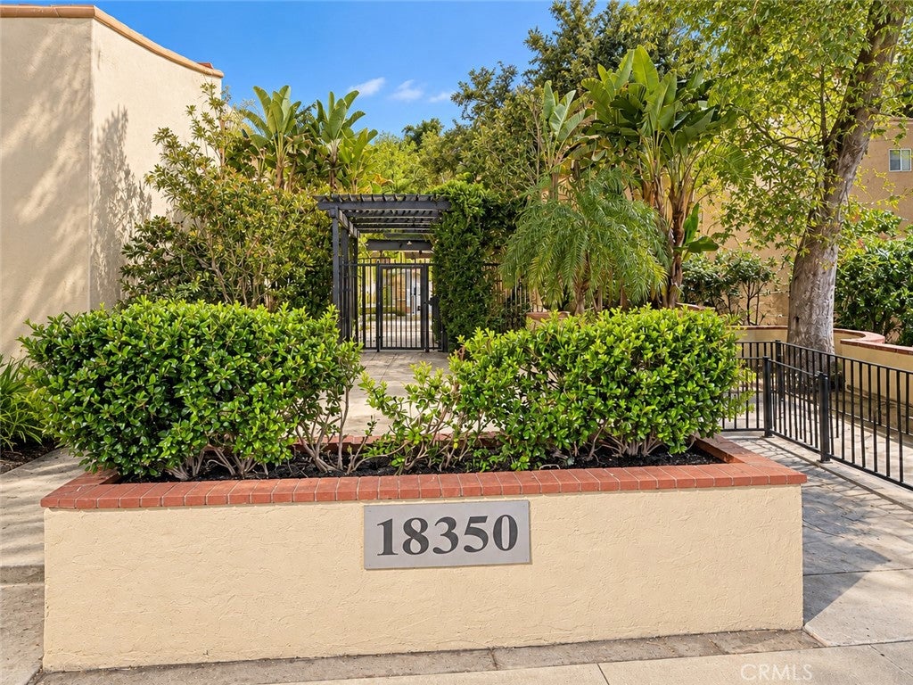Photo of 18350 Hatteras Street #233, Tarzana, CA 91356 (MLS # SR26198817)
