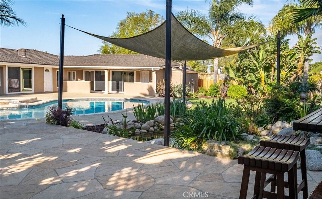 Photo of 4 Silverleaf Dr, Rolling Hills Estates, CA 90274 (MLS # PV26057426)