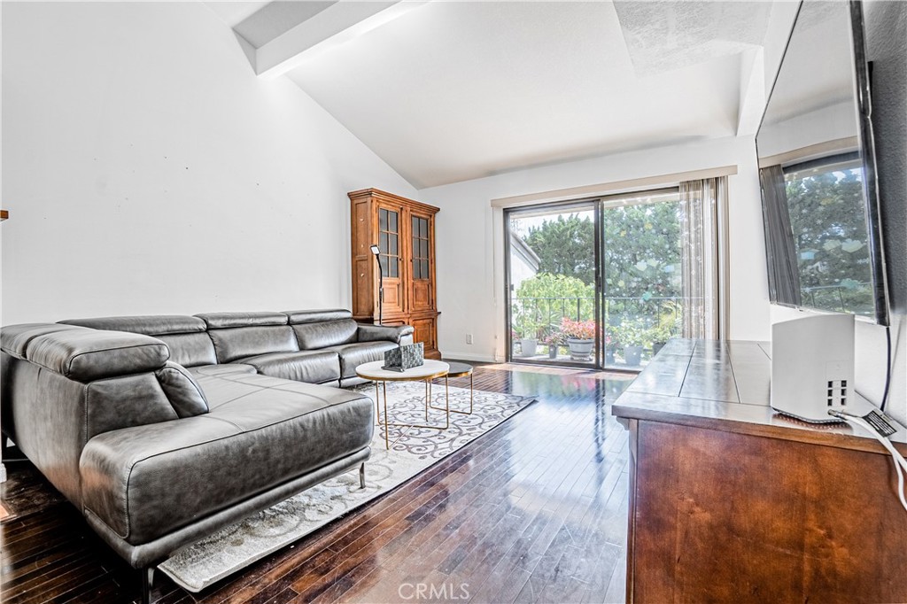 28118 Ridgeforest Court