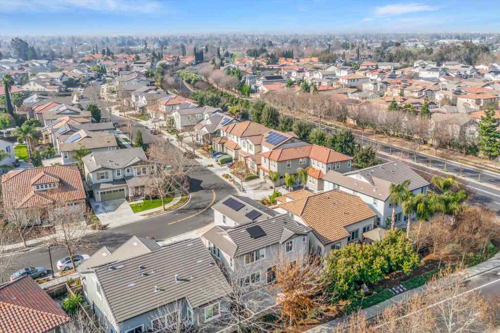 337 337 Bougainvilla