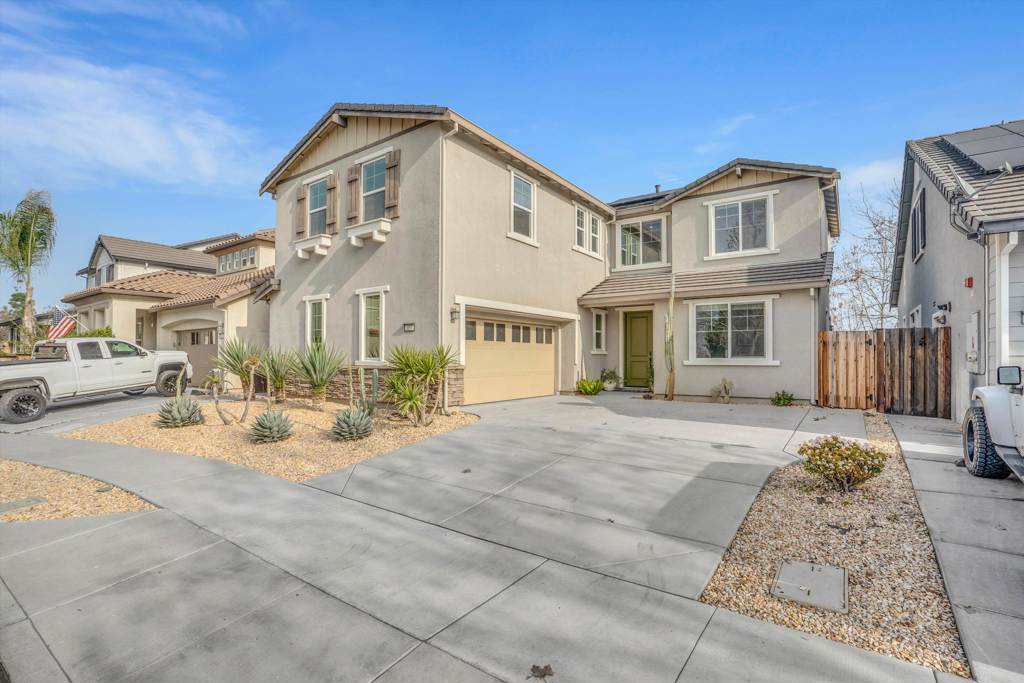 337 337 Bougainvilla