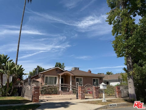 Photo of 14743 McCormick Street, Sherman Oaks, CA 91411 (MLS # 26861709)