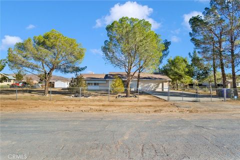 Photo of 15481 Ramona Rd, Apple Valley, CA 92307 (MLS # HD25270631)