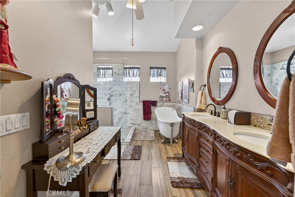 Granada (GRN) - Residential