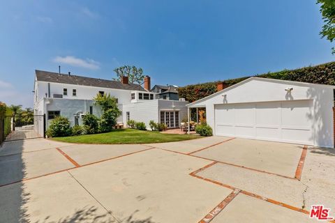 Tiny photo for 2718 Motor Avenue, Los Angeles, CA 90064 (MLS # 26833245)