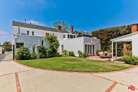 Tiny photo for 2718 Motor Avenue, Los Angeles, CA 90064 (MLS # 26833245)