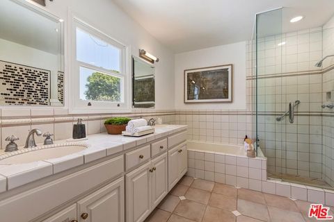 Tiny photo for 2718 Motor Avenue, Los Angeles, CA 90064 (MLS # 26833245)