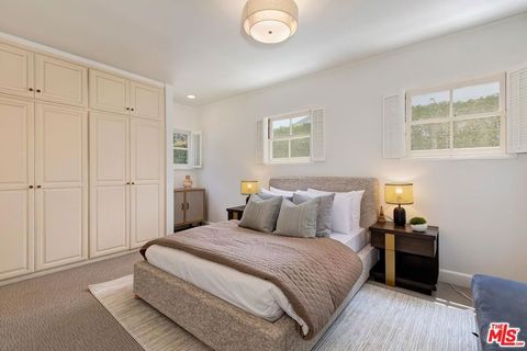 Tiny photo for 2718 Motor Avenue, Los Angeles, CA 90064 (MLS # 26833245)
