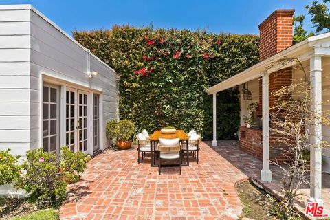 Tiny photo for 2718 Motor Avenue, Los Angeles, CA 90064 (MLS # 26833245)