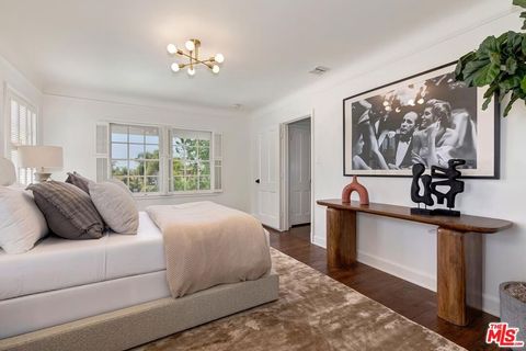 Tiny photo for 2718 Motor Avenue, Los Angeles, CA 90064 (MLS # 26833245)