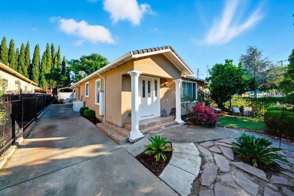 842 E Julian Street