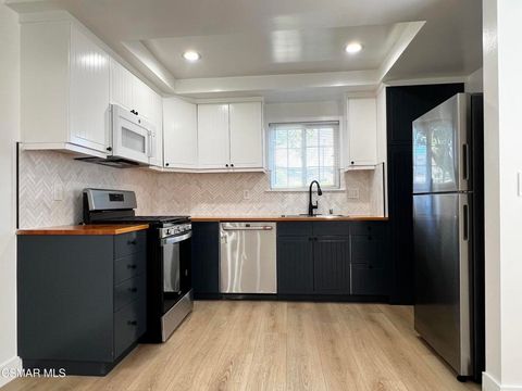 Photo of 2002 Calle La Sombra #1, Simi Valley, CA 93063 (MLS # 226001665)